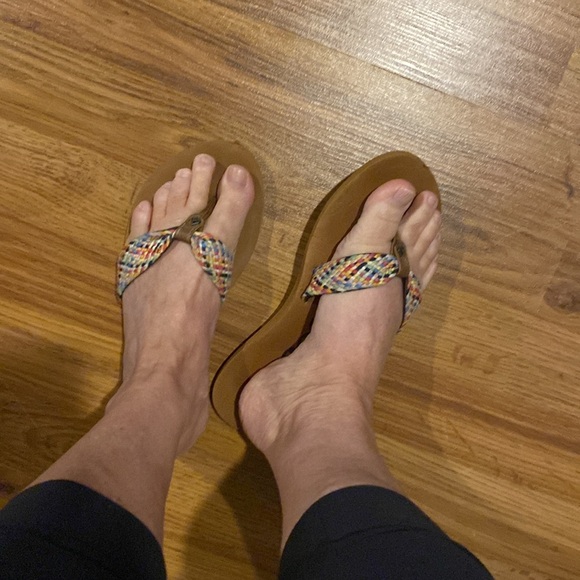 Reef Thong Sandals - Picture 2 of 3